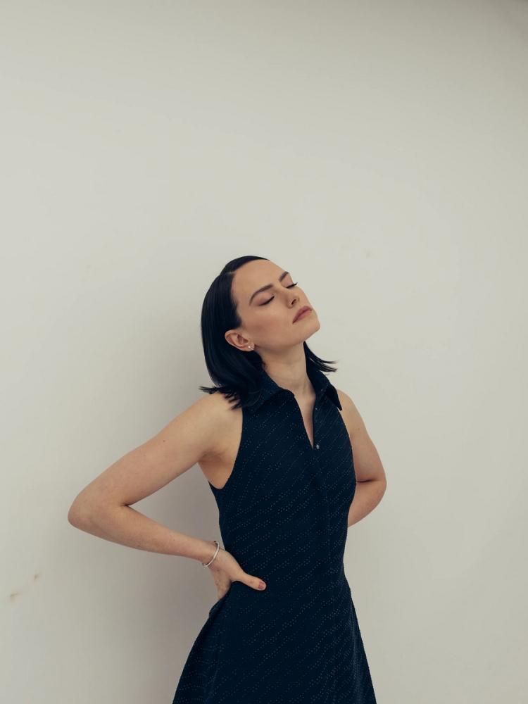 Click to view full size image
==============
574633904_daisy-ridley-001~0.jpg 574633904_daisy-ridley-001~0.jpg