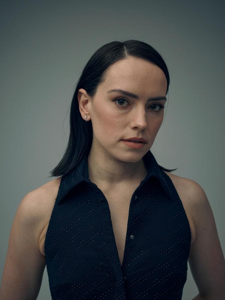 574633922_daisy-ridley-002~0.jpg