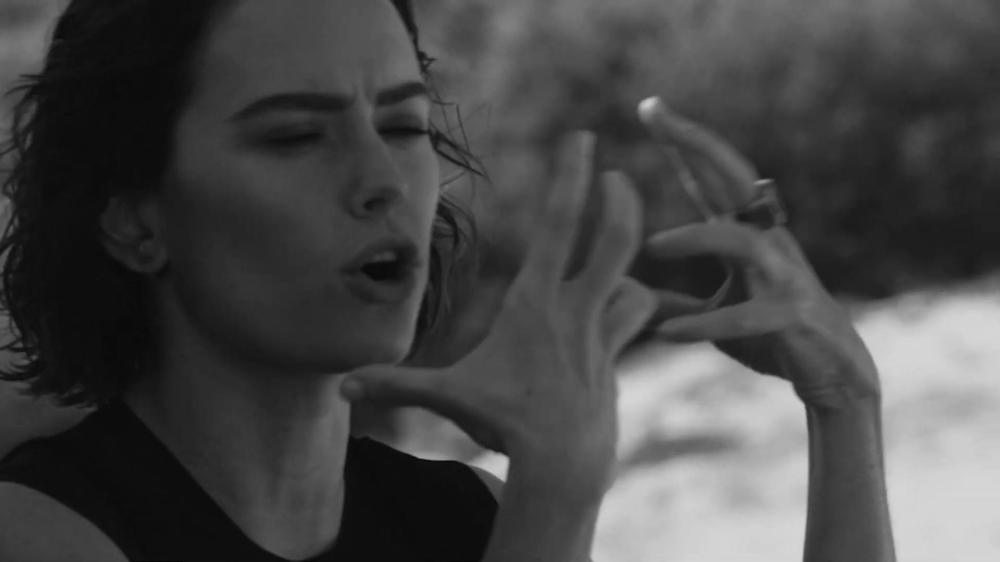 Click to view full size image
==============
Daisy_Ridley_for_GQUK21_1080p_073.jpg Daisy_Ridley_for_GQUK21_1080p_073.jpg